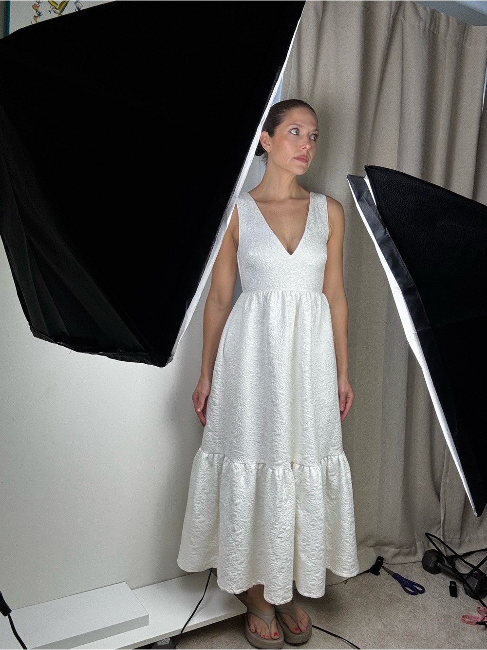 ASOS size 2 White V-Neck Textured Dress with Pockets